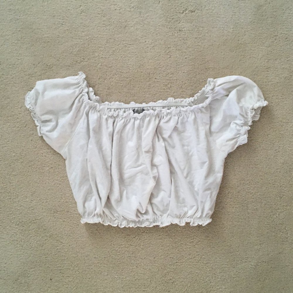 White Beer Maiden Ruffle Crop